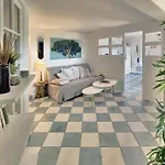 דירה With Private Garden And Sea View - Ideal For 3 To 7 People